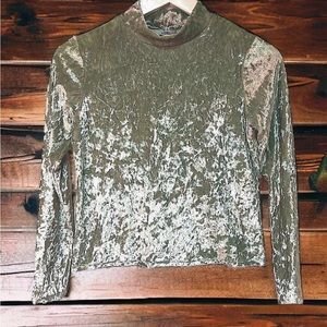 90’s Look Velvet Mock Crop long Sleeve Small Pale Gray crushed Velvet 90’s love